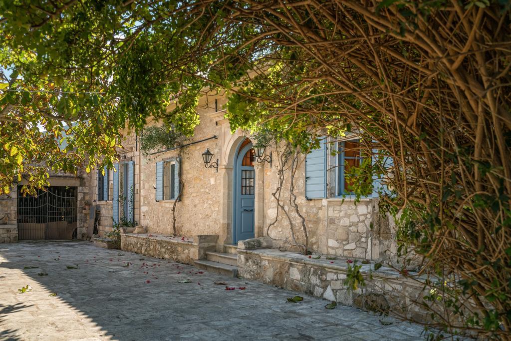 Bratis Holiday Home Kallithea  Екстер'єр фото
