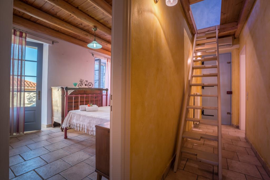 Bratis Holiday Home Kallithea  Екстер'єр фото