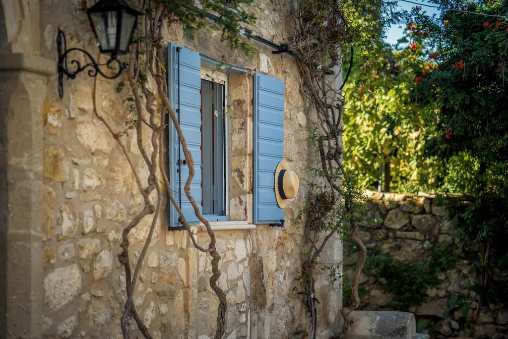 Bratis Holiday Home Kallithea  Екстер'єр фото