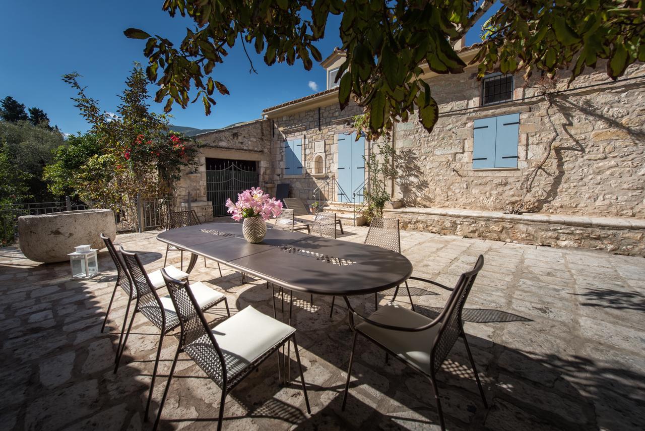 Bratis Holiday Home Kallithea  Екстер'єр фото